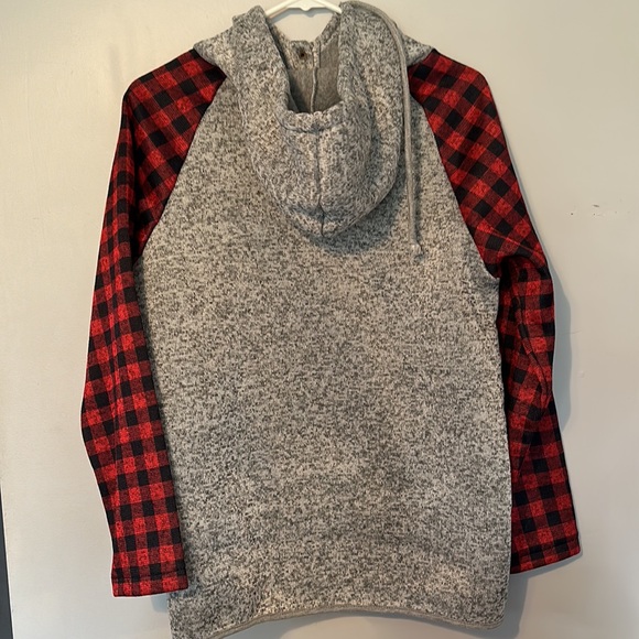 Hallmark hoodie EUC buffalo check sleeves super comfy interior - Picture 5 of 6